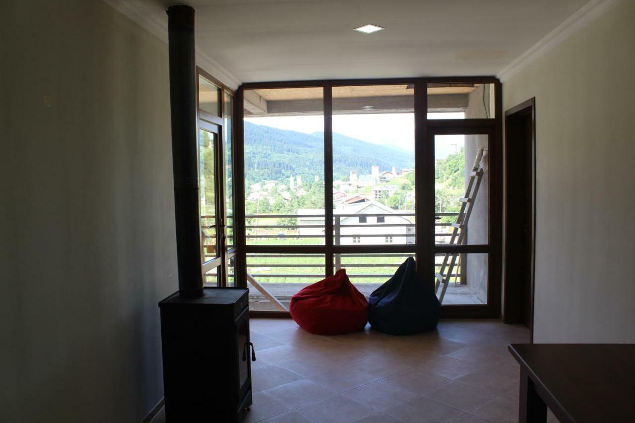 Mariana's Guest House Mestia Extérieur photo