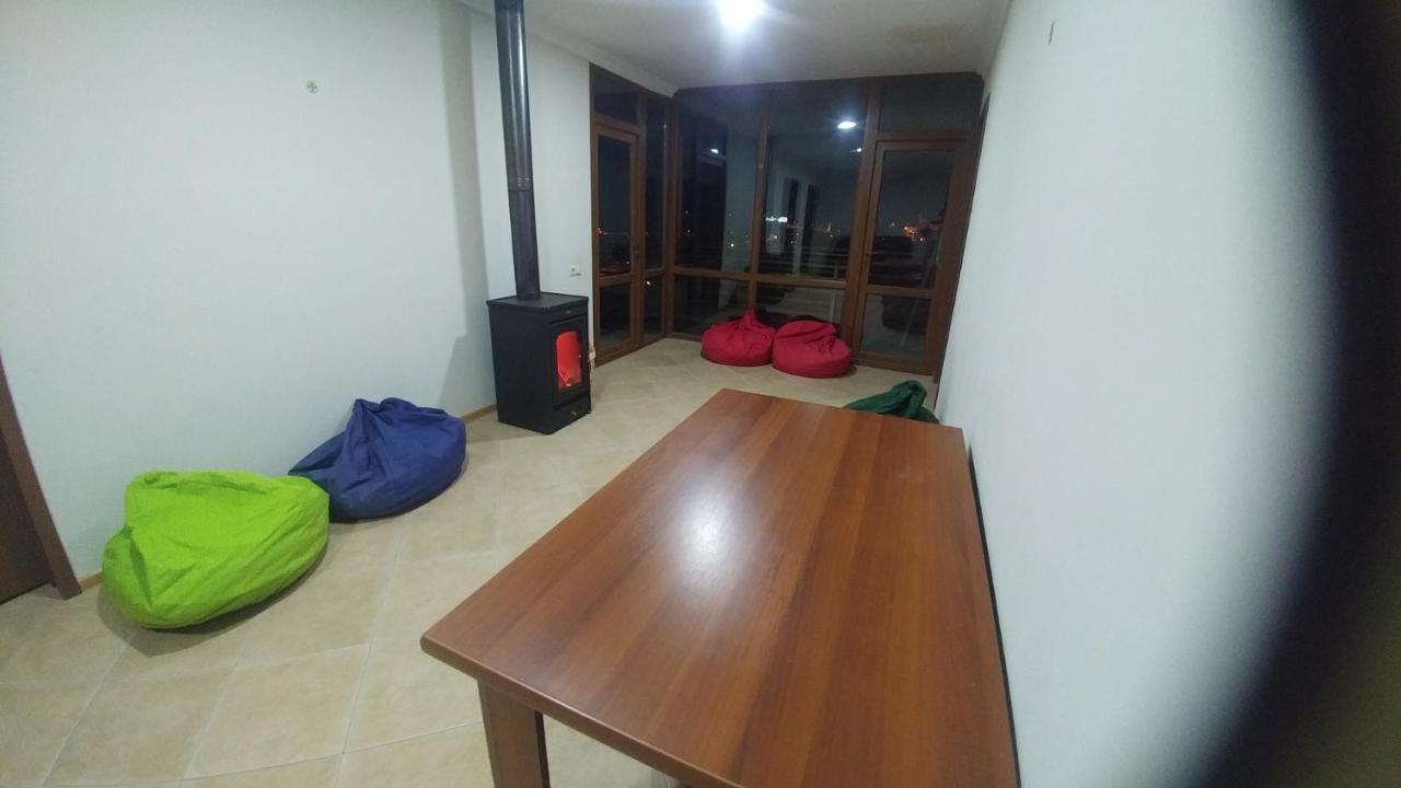 Mariana's Guest House Mestia Extérieur photo