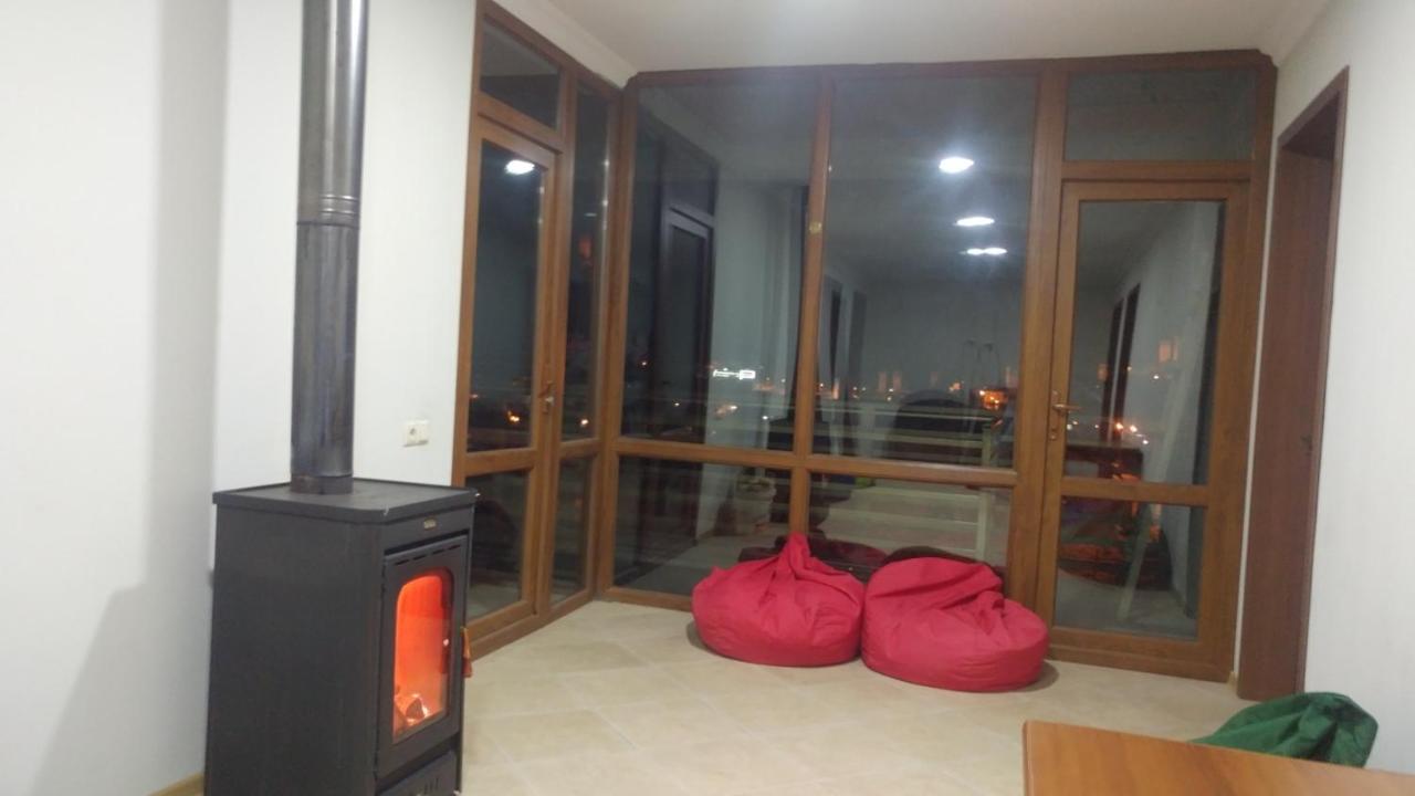 Mariana's Guest House Mestia Extérieur photo